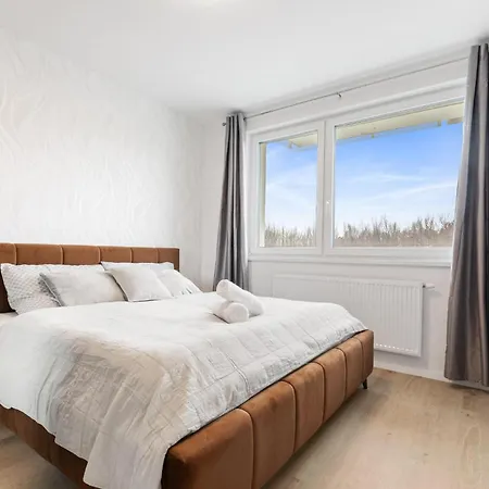 Ah Airport Ovocne Sady Free Parking Ac Apartamento Bratislava