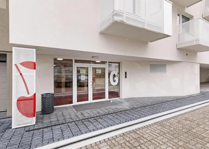 Апартаменты Ah Airport Ovocne Sady Free Parking Ac